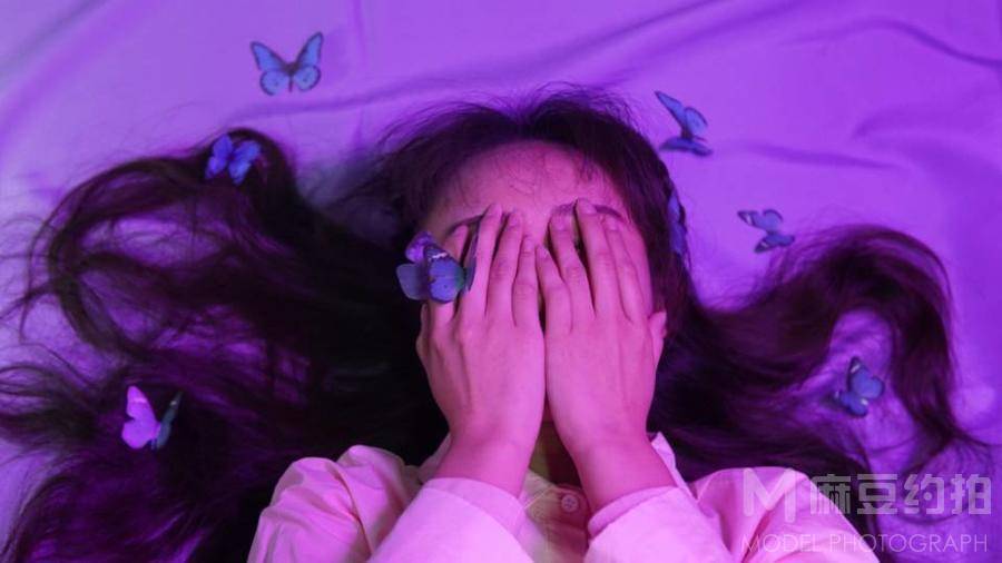 情绪模特