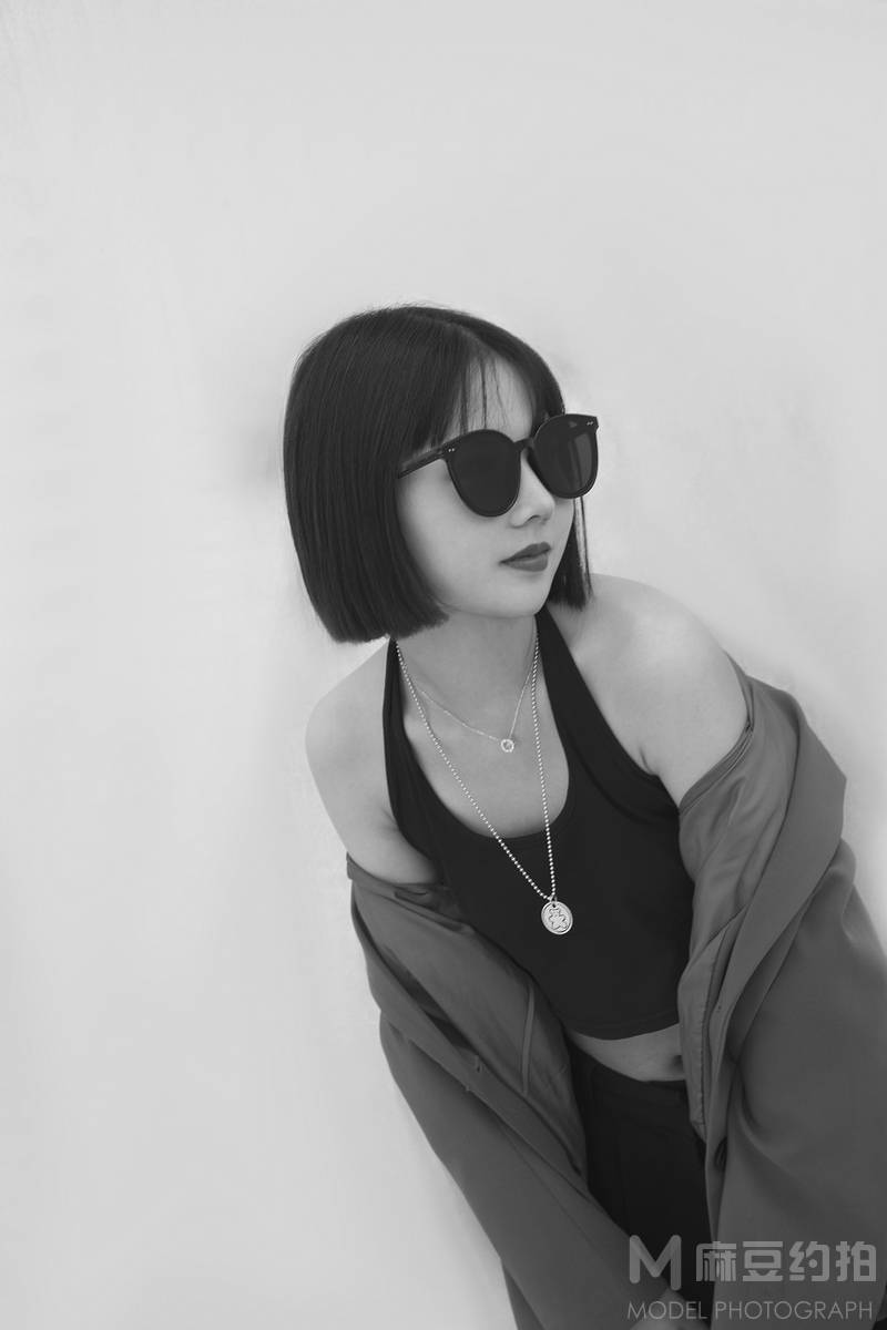 黑白模特