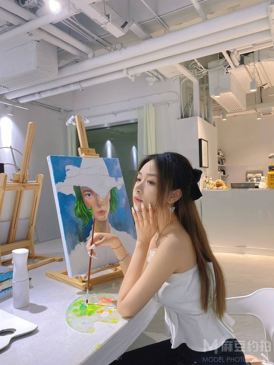 校园模特