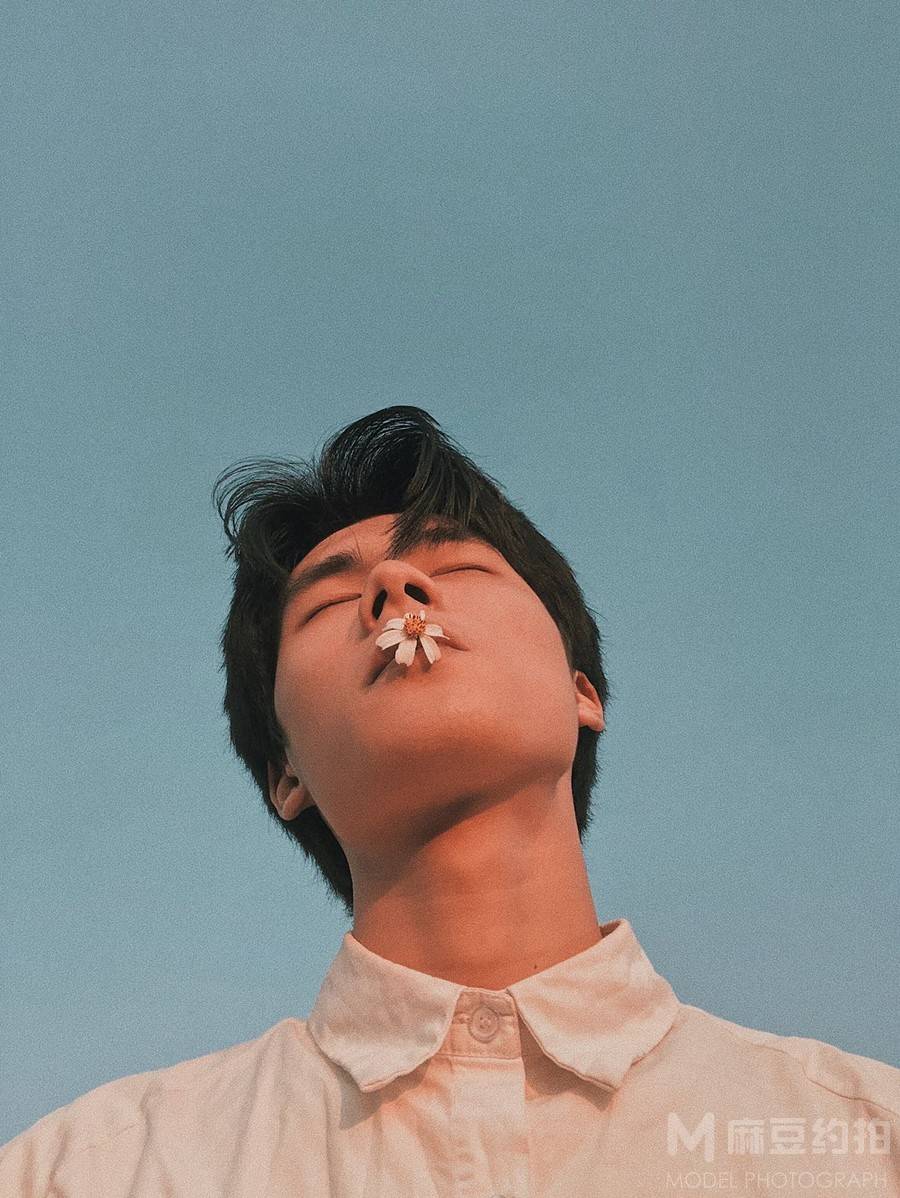 情绪模特