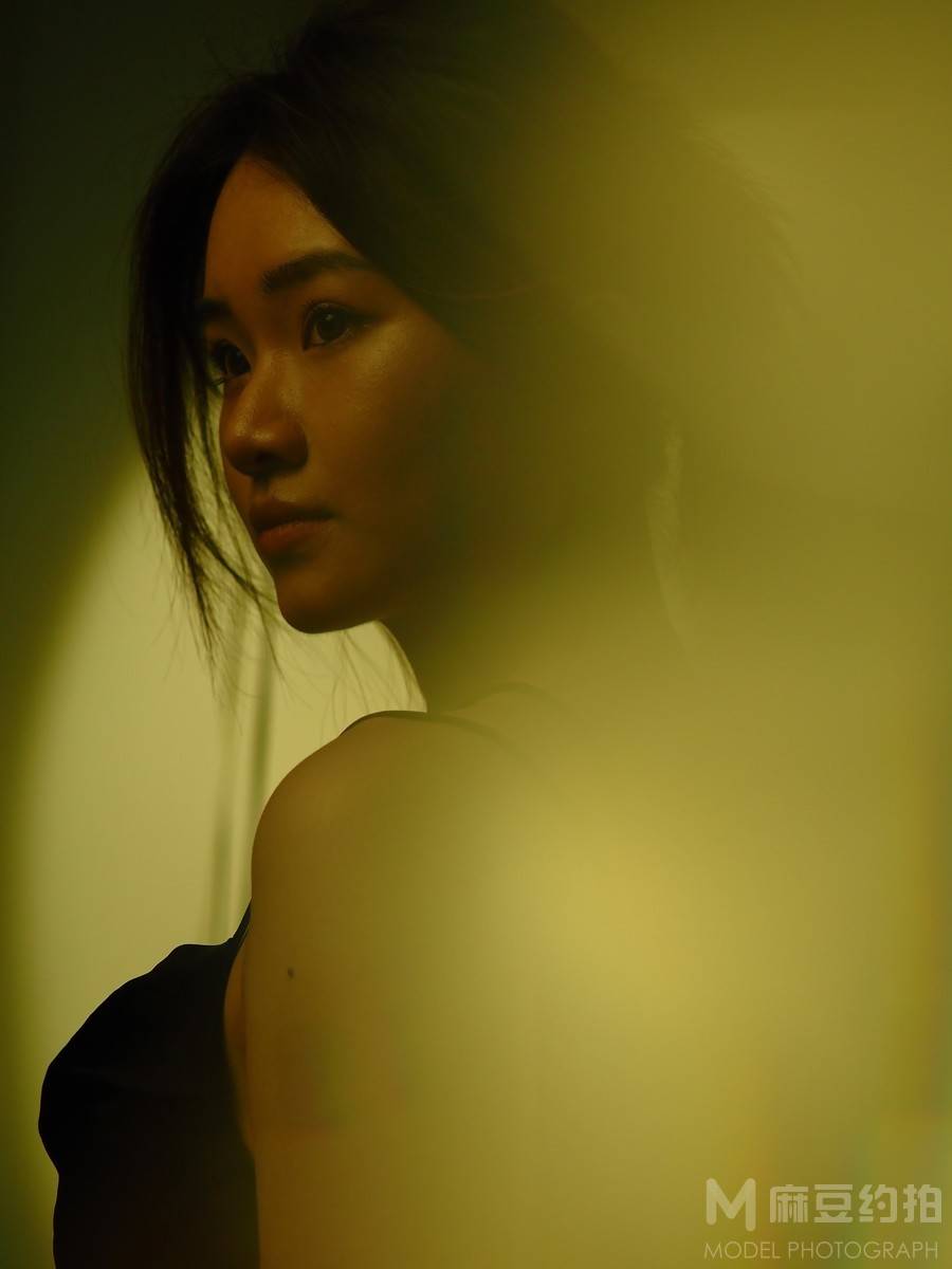 黑白模特