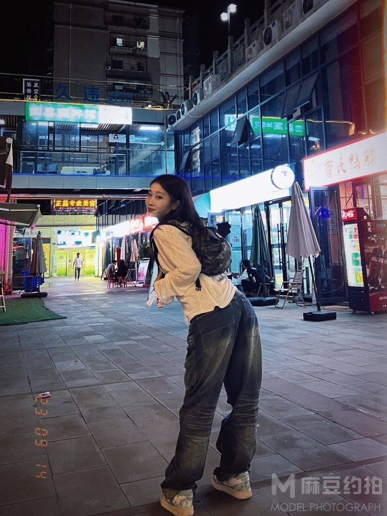 黑白模特