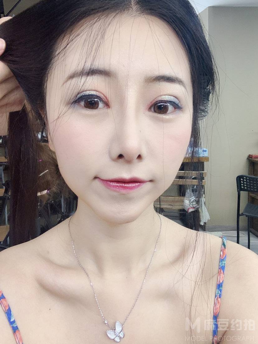 校园模特