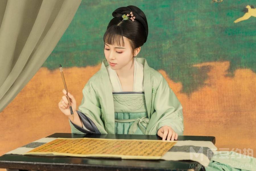 汉服模特