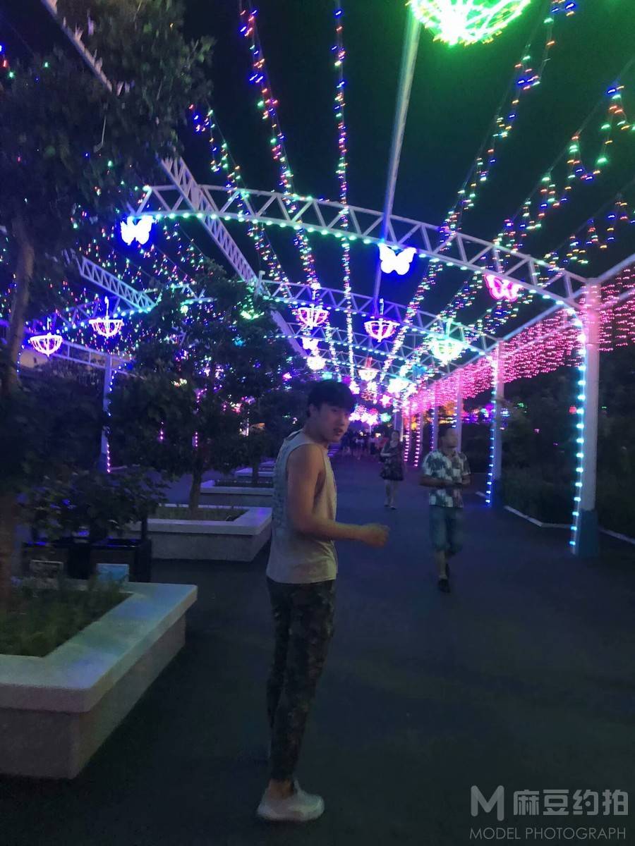 夜景模特