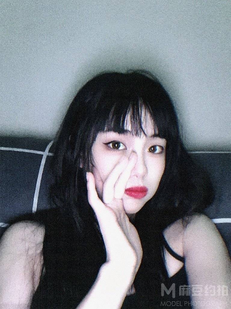 情绪模特