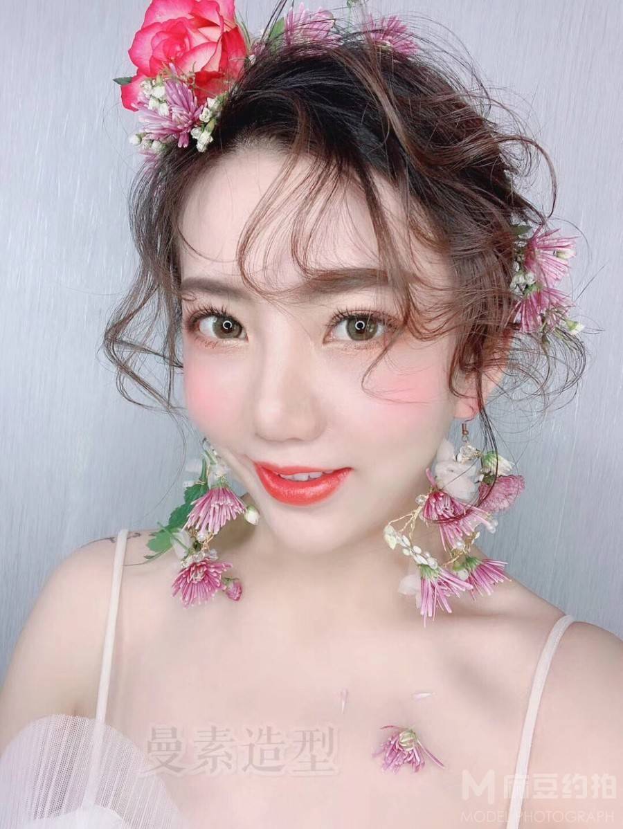 妆容模特