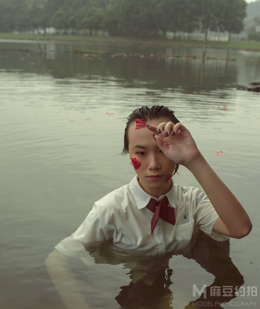 情绪模特