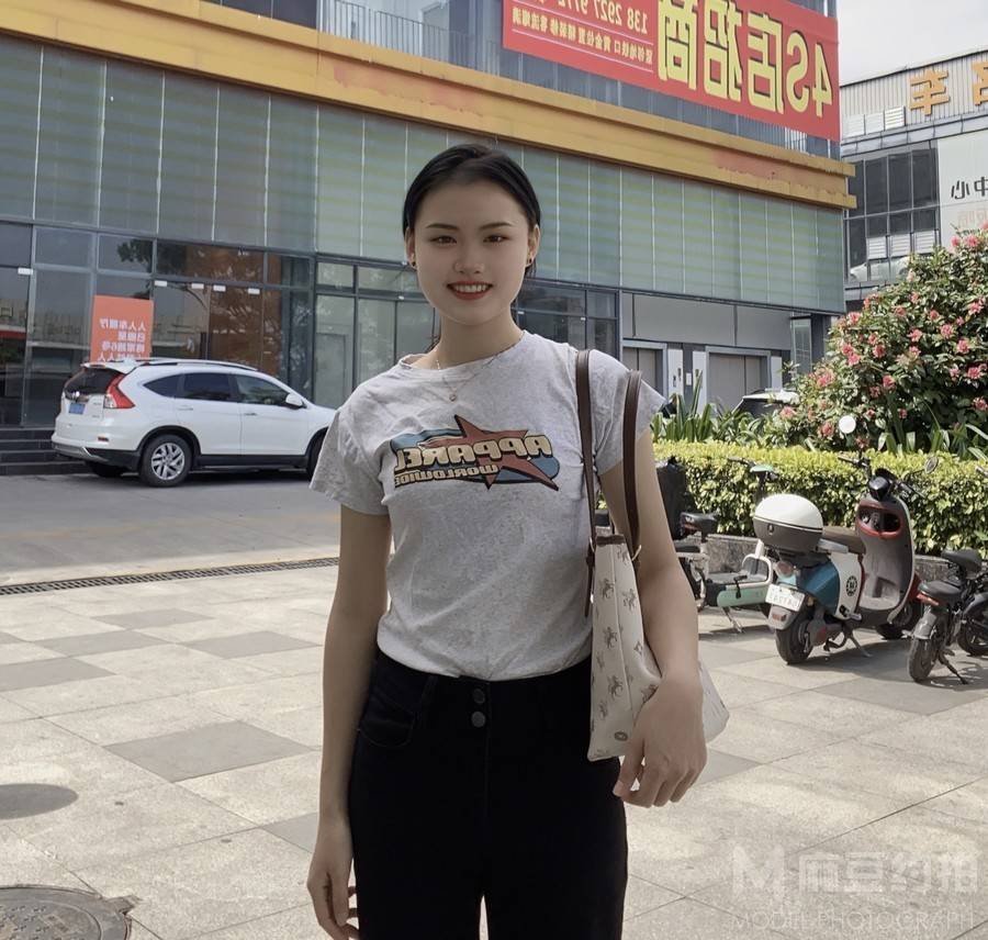 清新模特