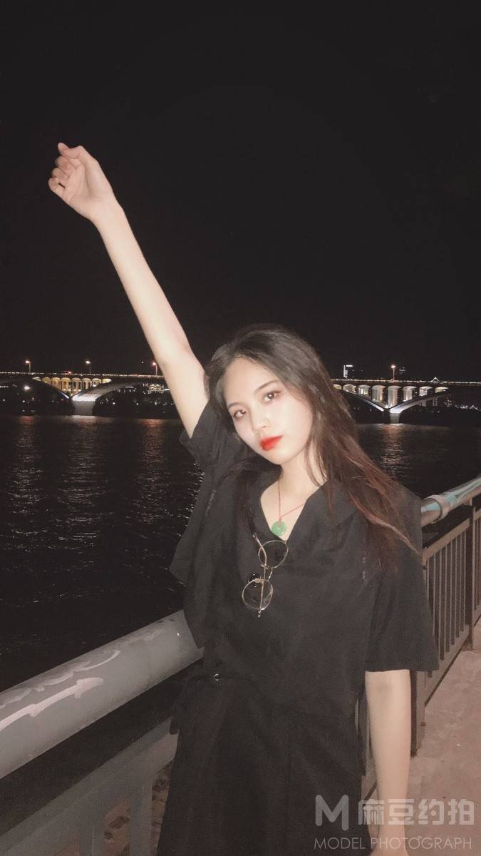 夜景模特