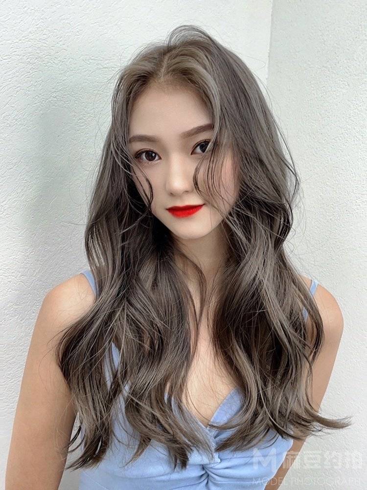黑白模特