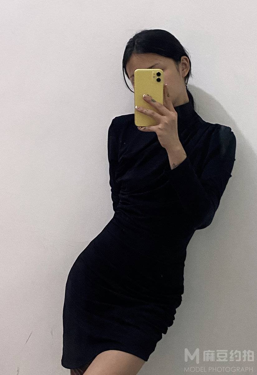 黑白模特