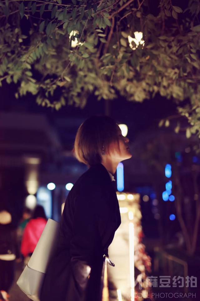 夜景模特