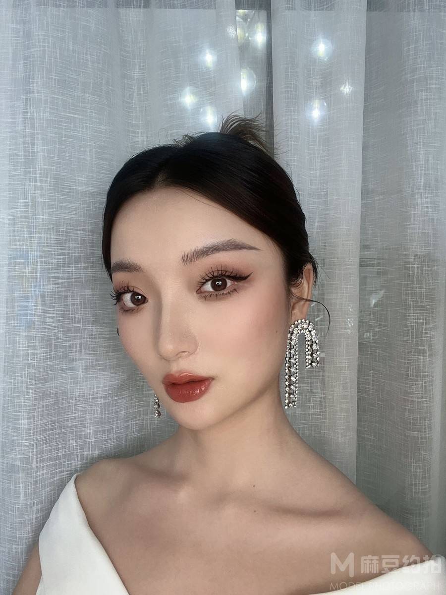 妆容模特