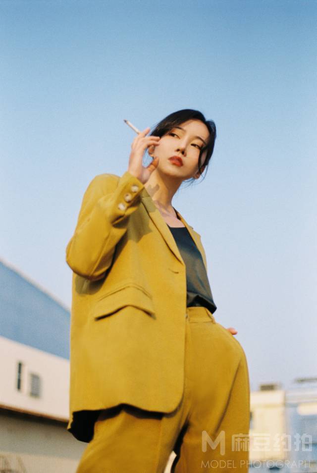 情绪模特