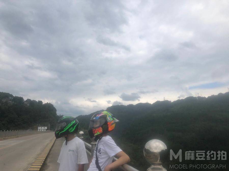 黑白模特
