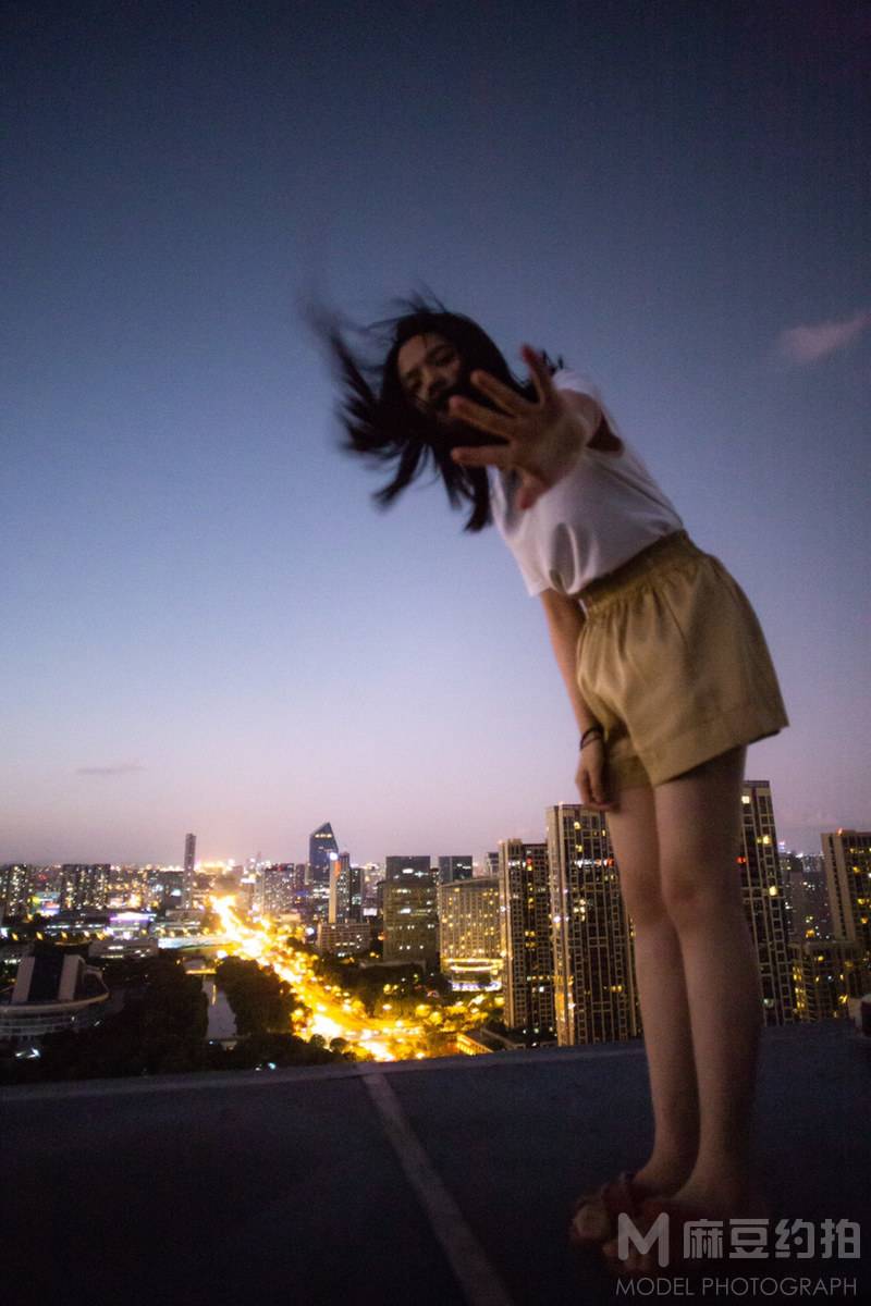 夜景模特