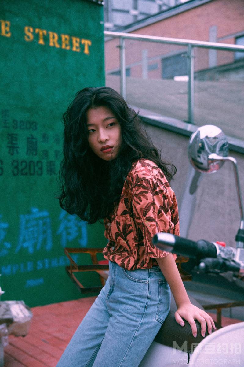 情绪模特