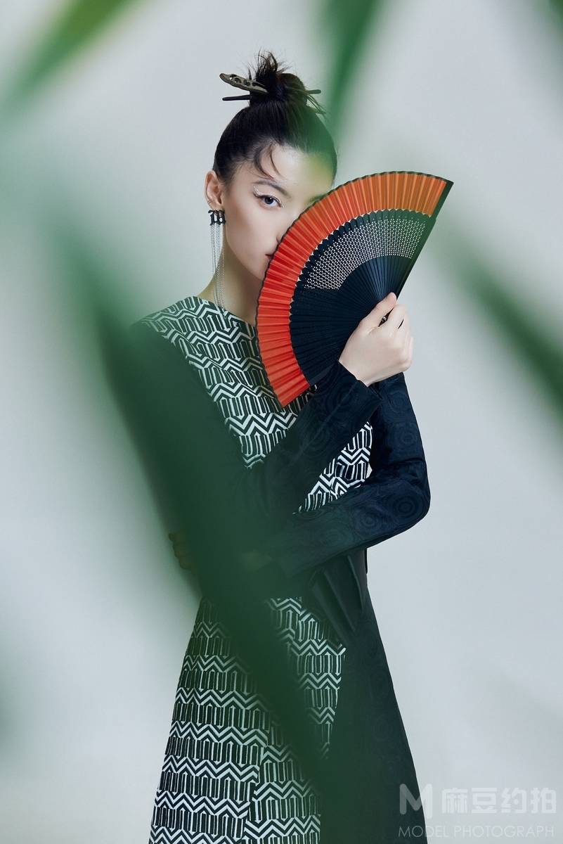 黑白模特