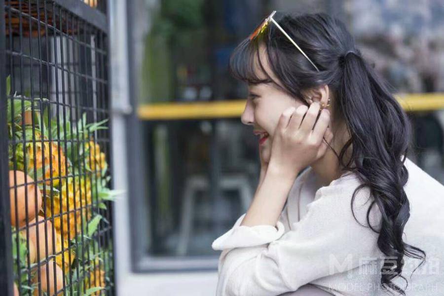 情绪模特