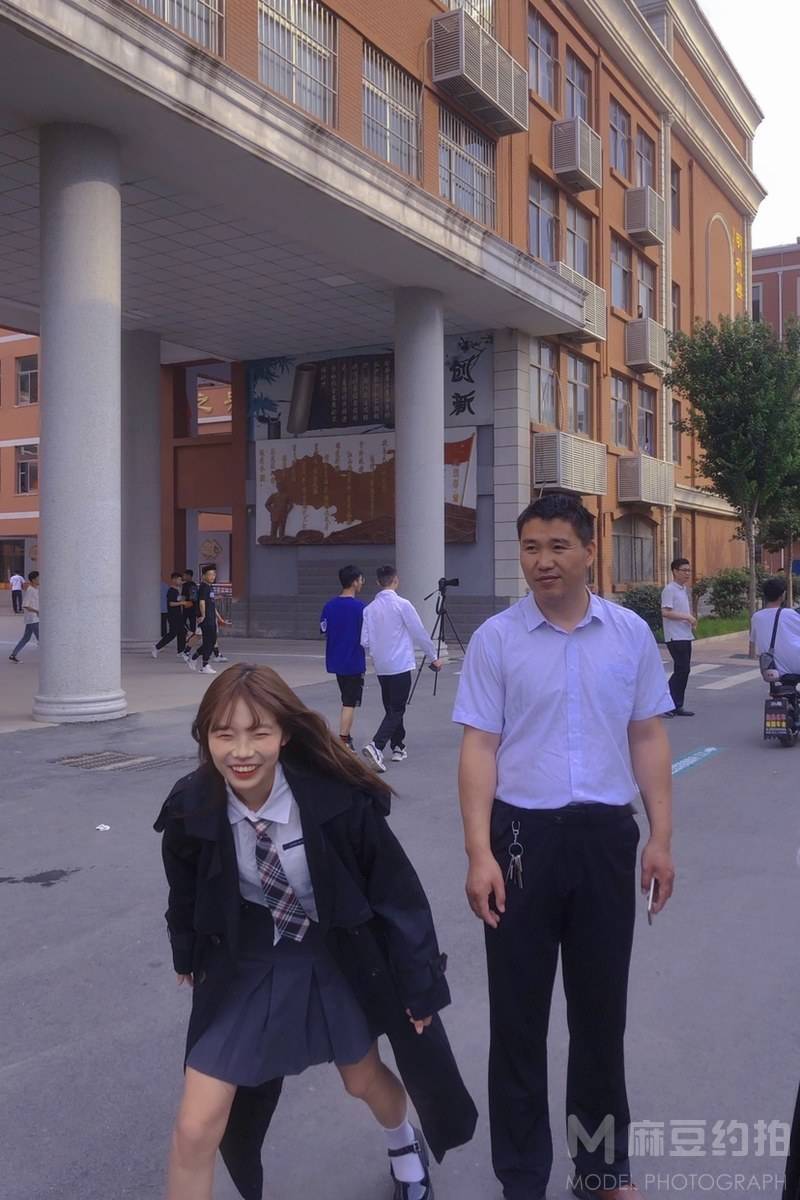 校园模特