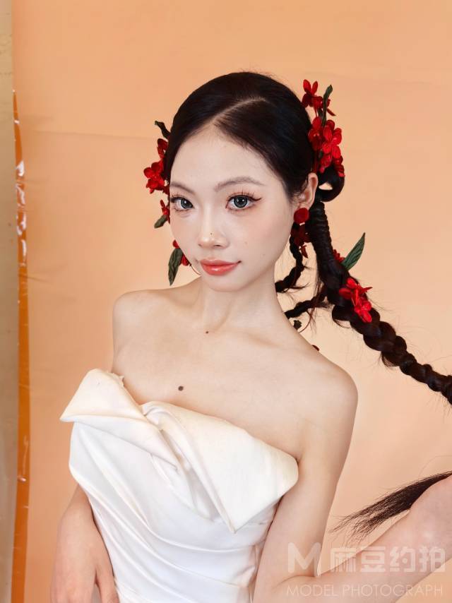 妆容模特