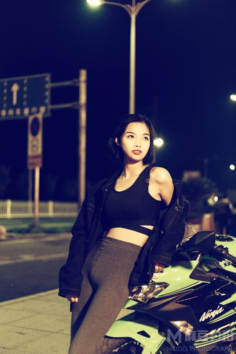 夜景模特