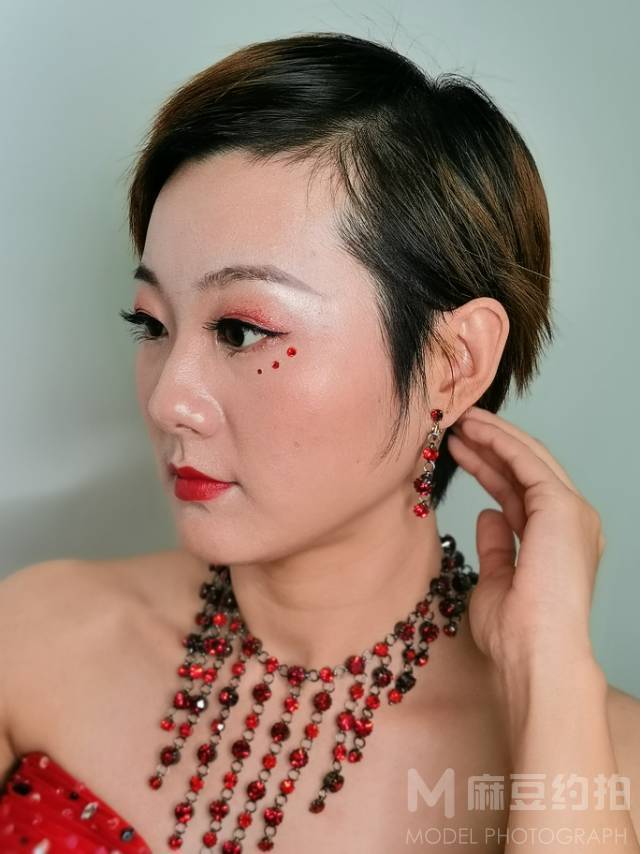 妆容模特