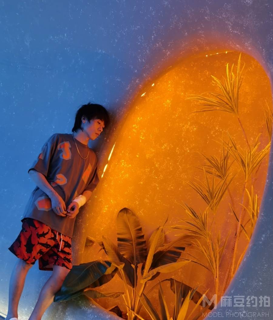 情绪模特