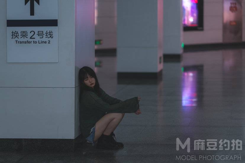 情绪模特