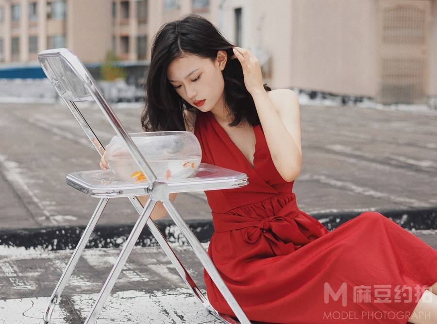 情绪模特