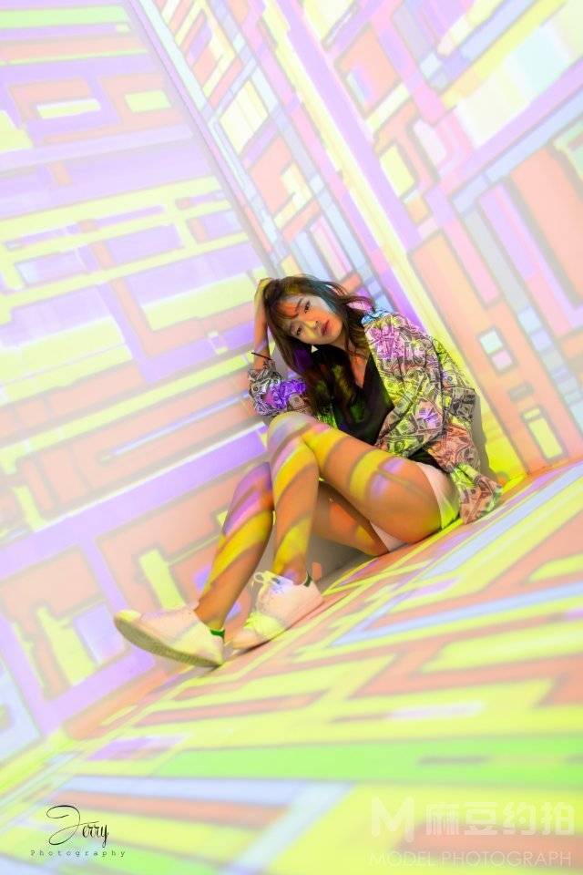 情绪模特