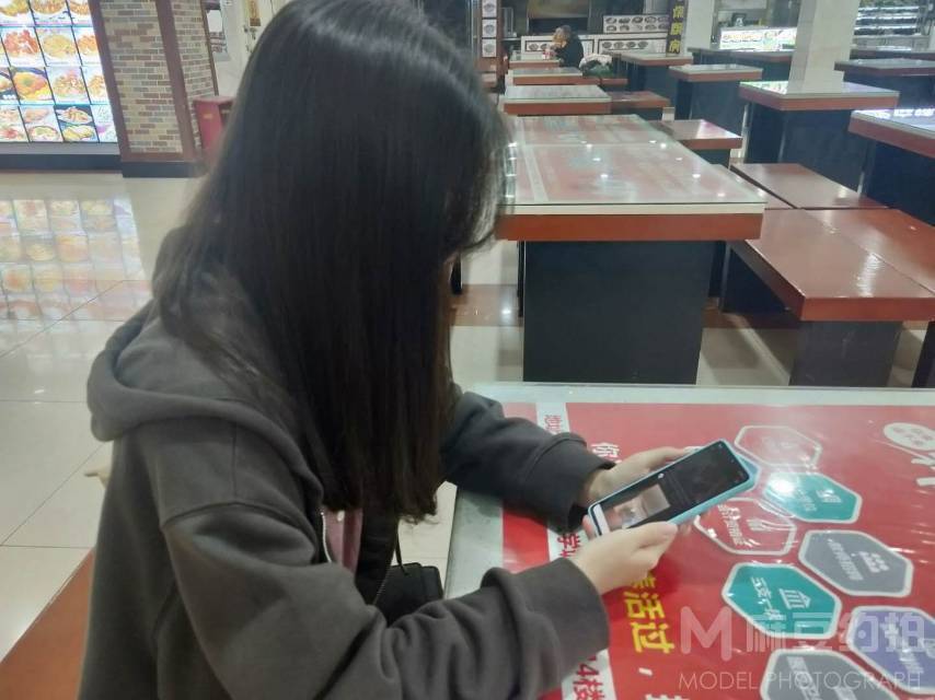 校园模特