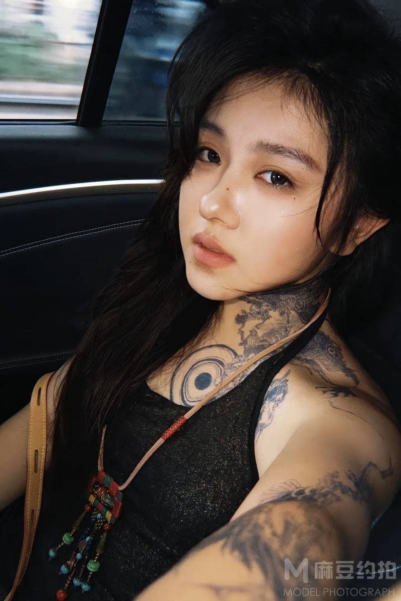 宝丽来模特