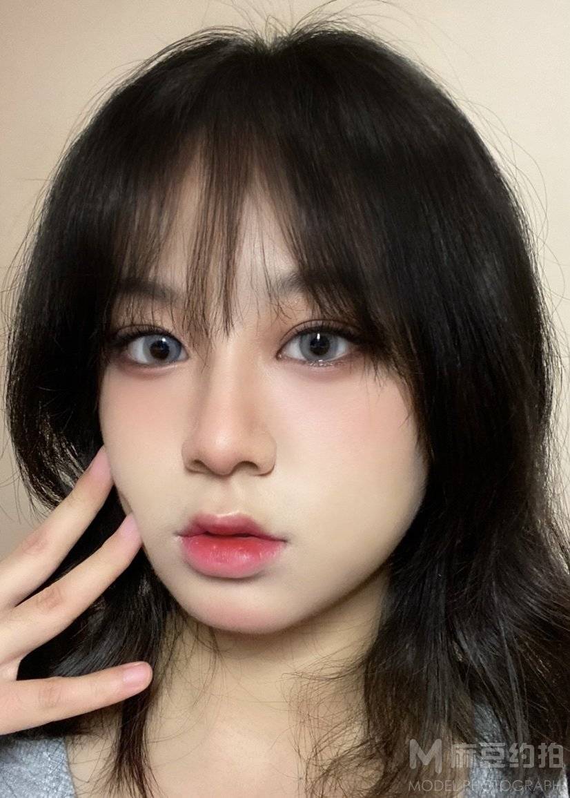 妆容模特