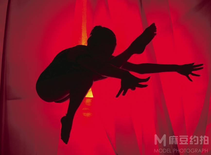 黑白模特