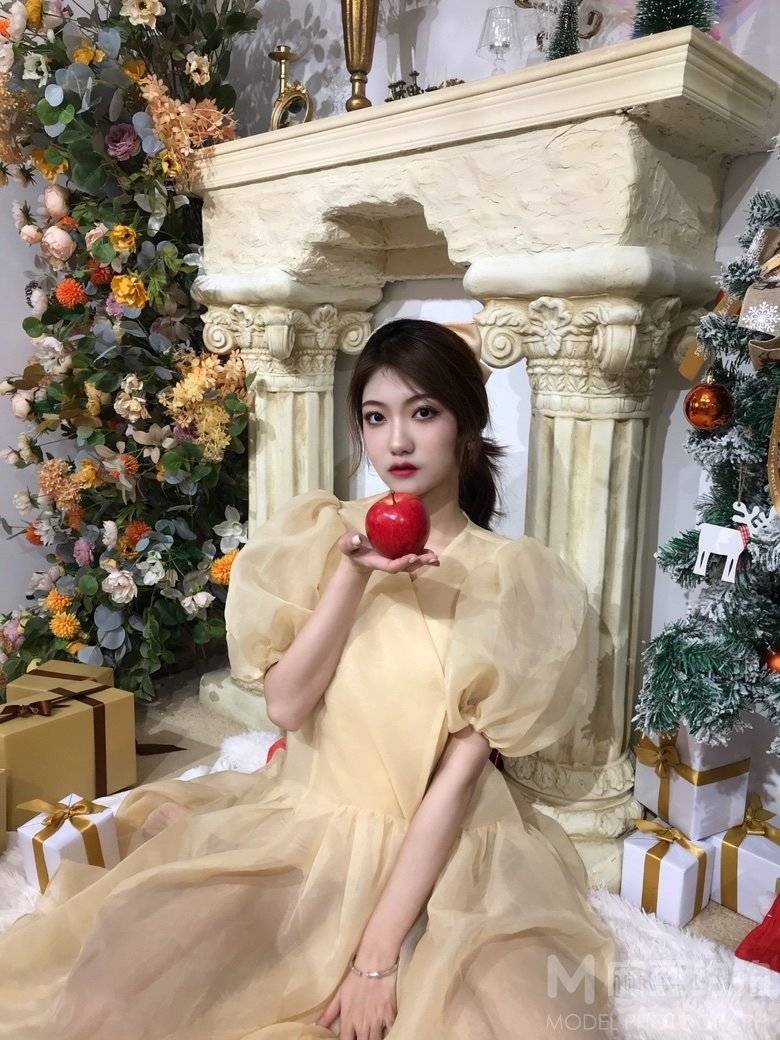 校园模特