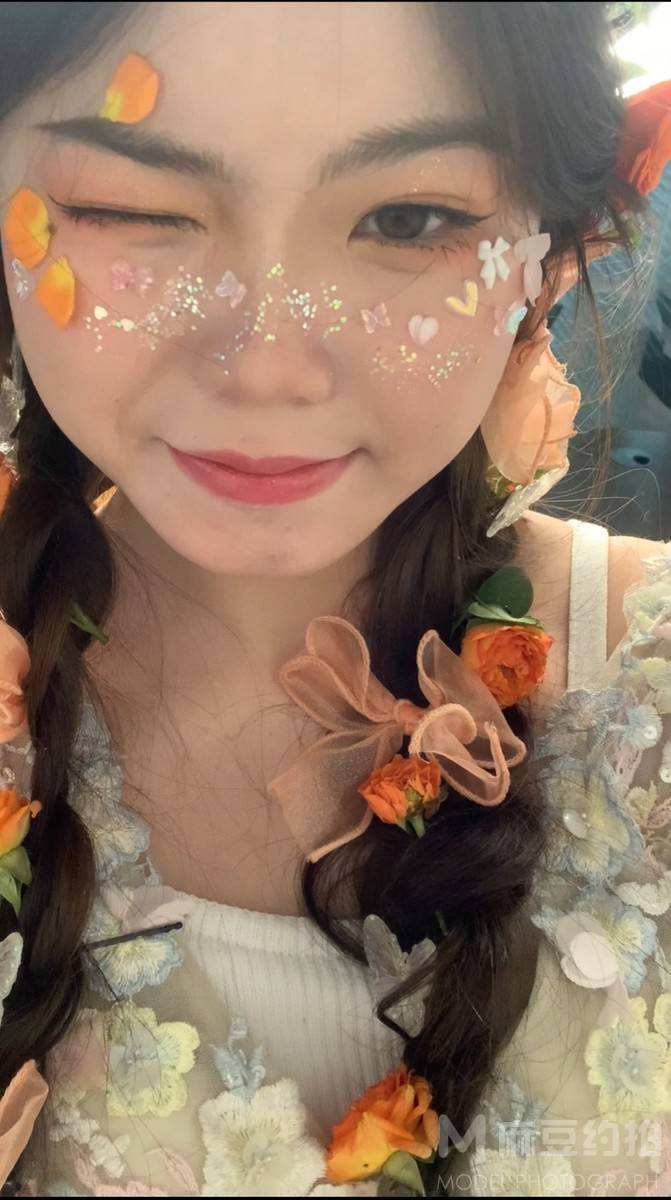 妆容模特