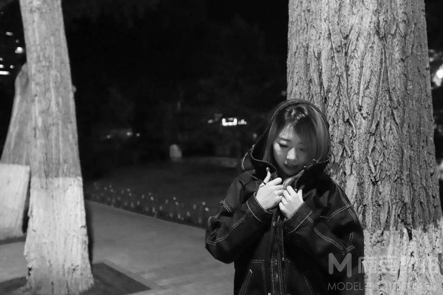 黑白模特