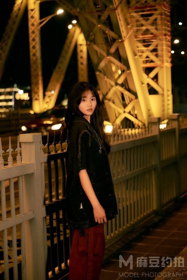 夜景模特