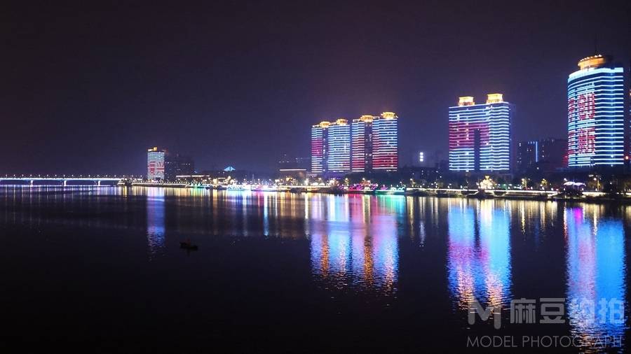 夜景模特