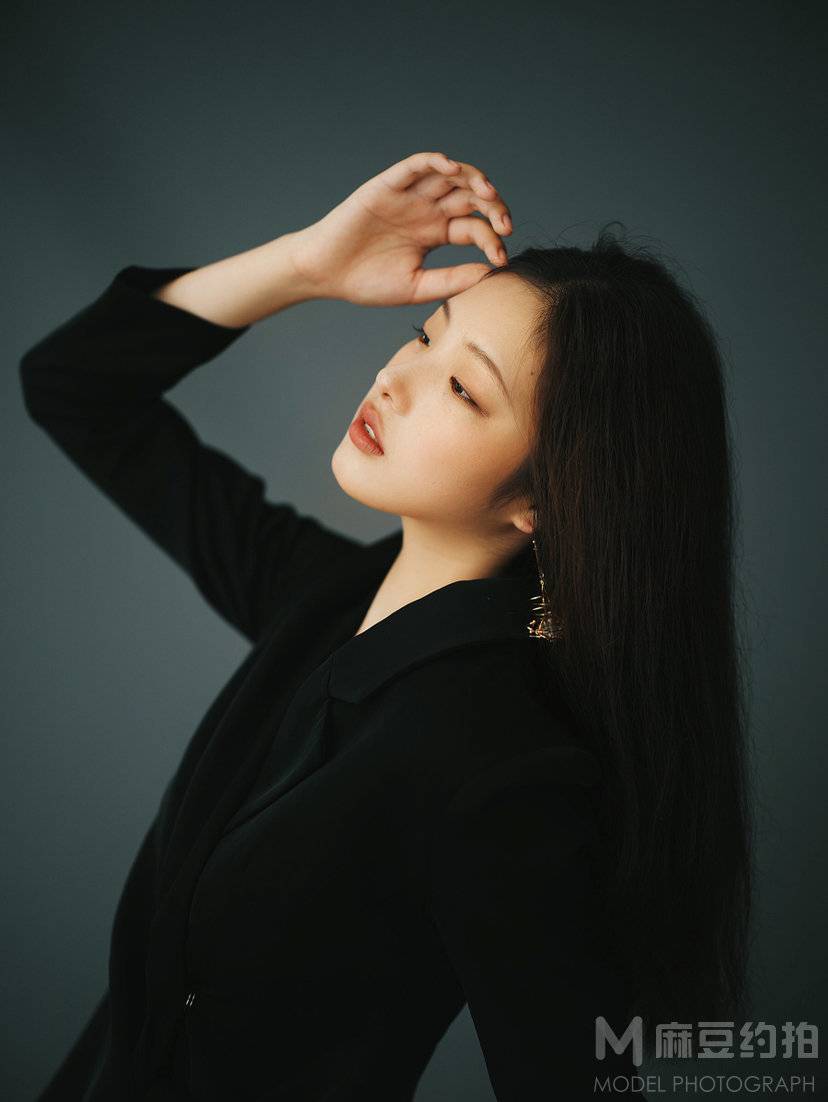 情绪模特