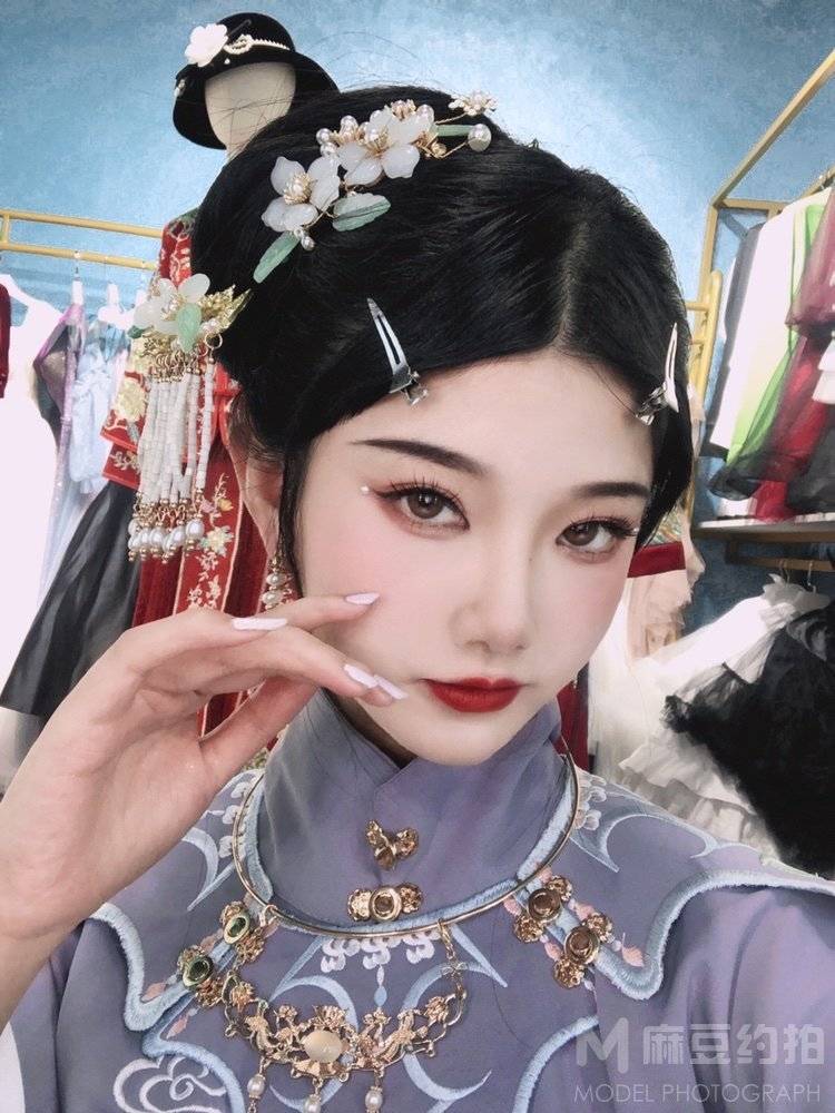 妆容模特
