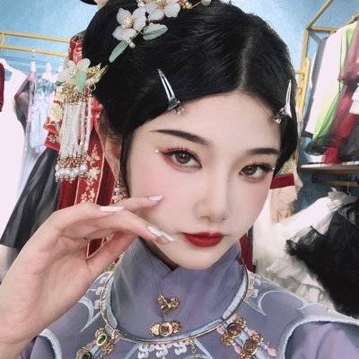 妆容模特