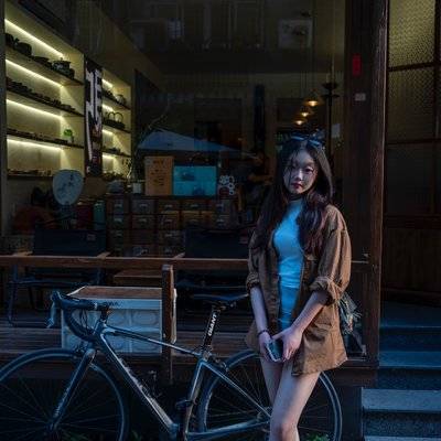 情绪模特