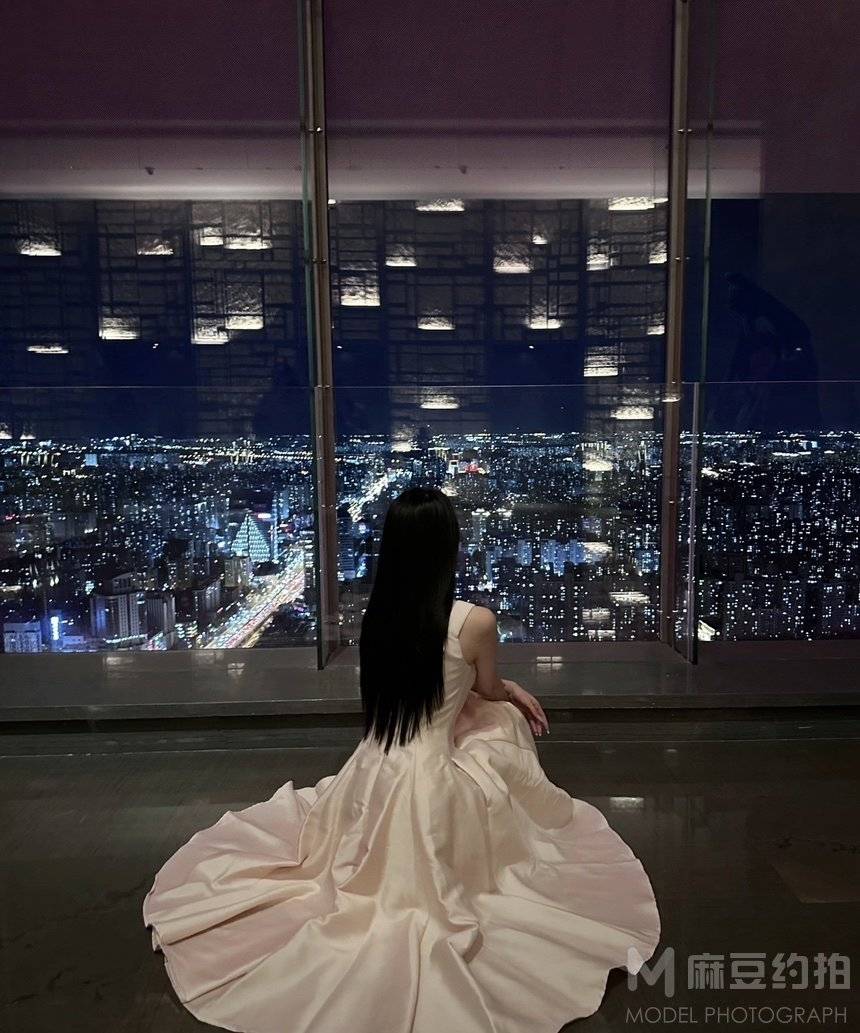 夜景模特