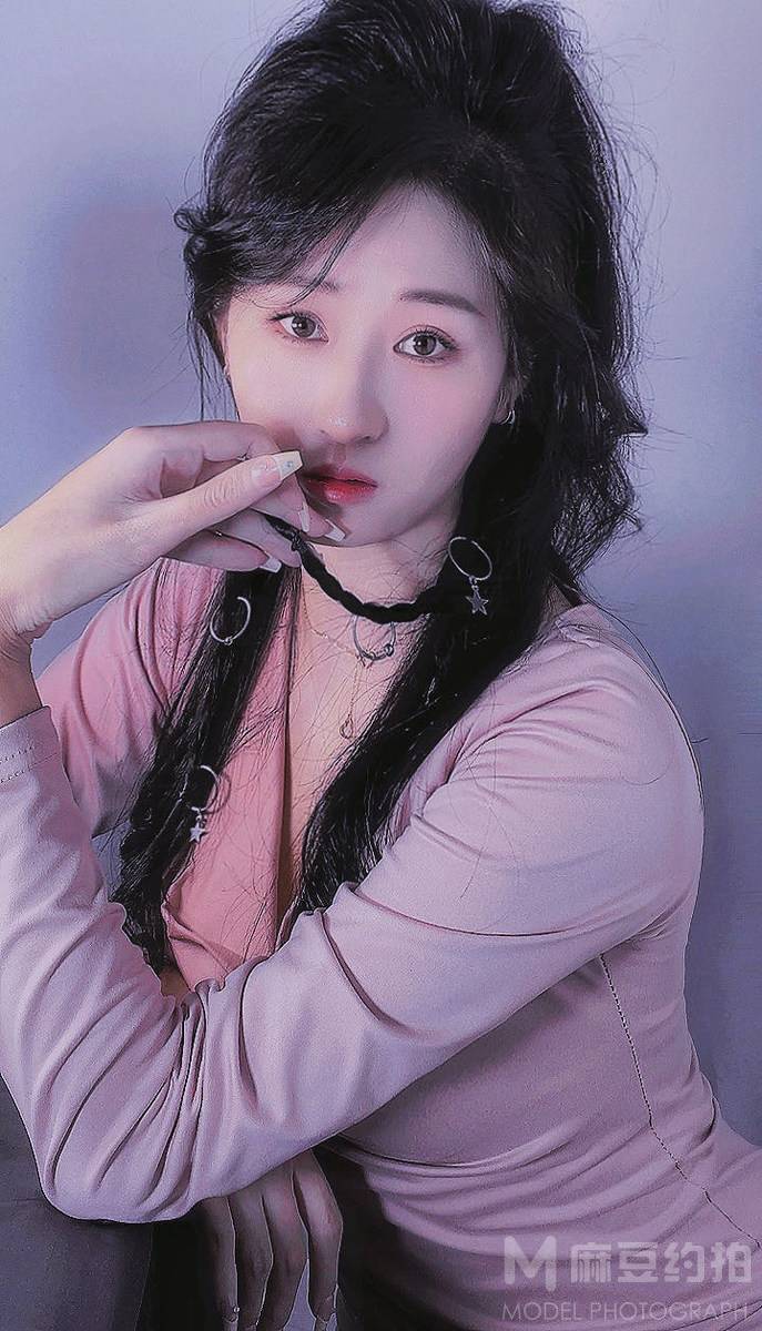 情绪模特