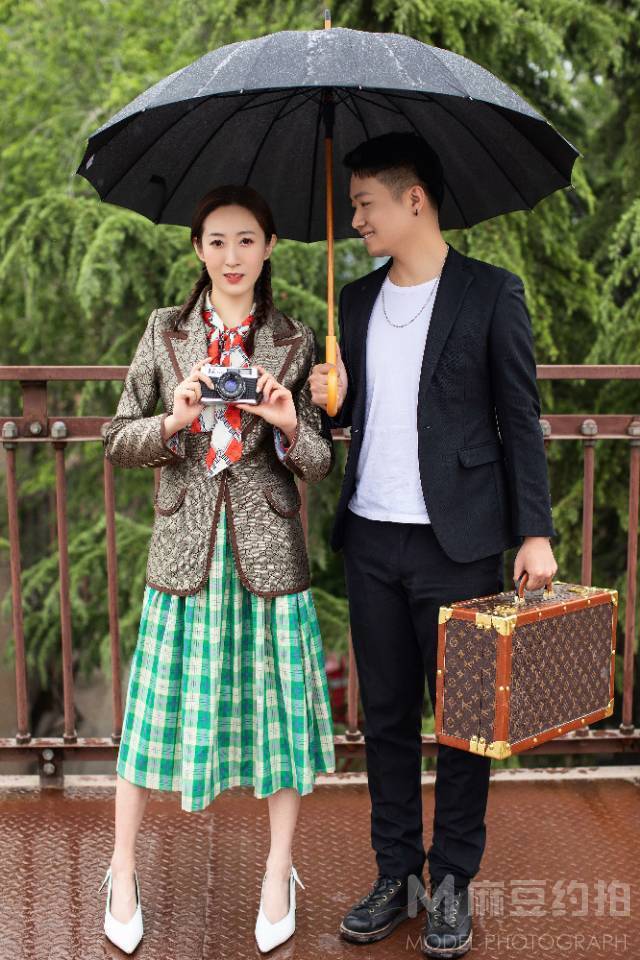 情绪模特