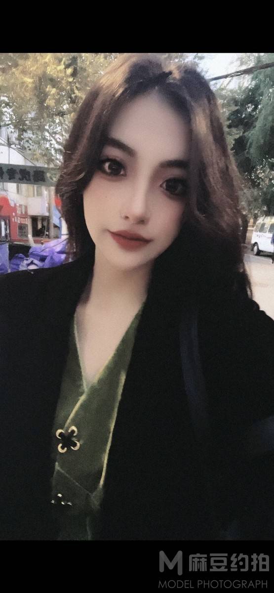 黑白模特