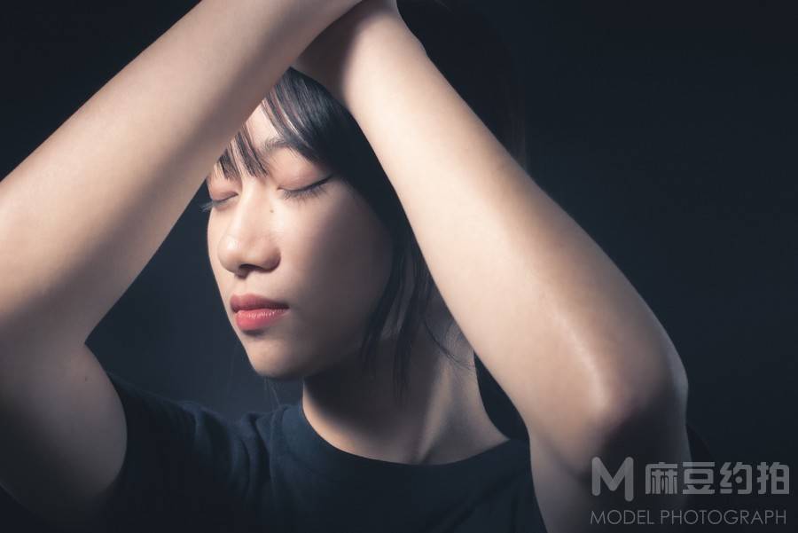 情绪模特